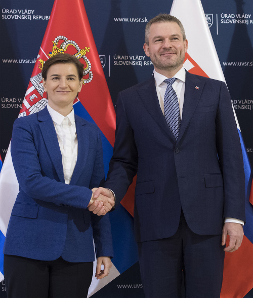  Srbská premiérka Ana Brnabičová s Petrom Pellegrinim počas návštevy Slovenska v decembri 2018