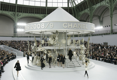 Módna prehliadka Chanel 29. februára 2008 v Paríži.
