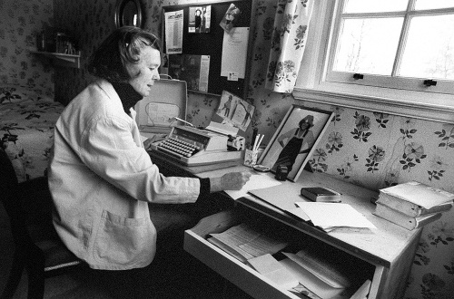 Fotka z roku 1990, keď autorka pracovala na novej knihe.