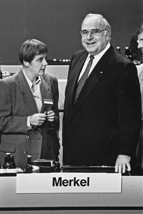 Auf dem Weg zur Macht – 1993: als Minister in der Regierung von Helmut Kohl. 