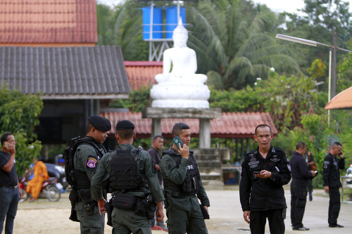 V Thajsku zaútočili ozbrojenci na kláštor. Dvaja mnísi sú mŕtvi.