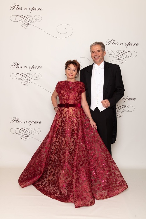 Producent Plesu v opere Peter Princ s manželkou Helenou