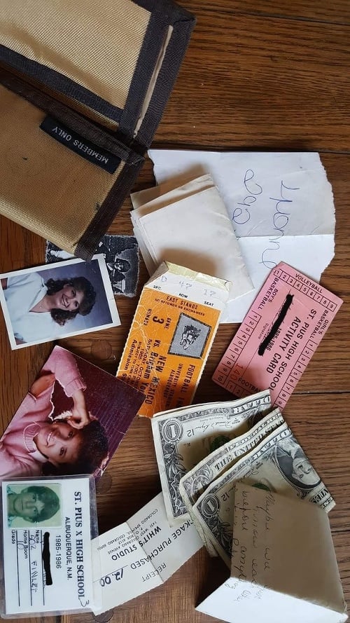 Obsah peňaženky, vrátil ľudí späť do osemdesiatych rokov.