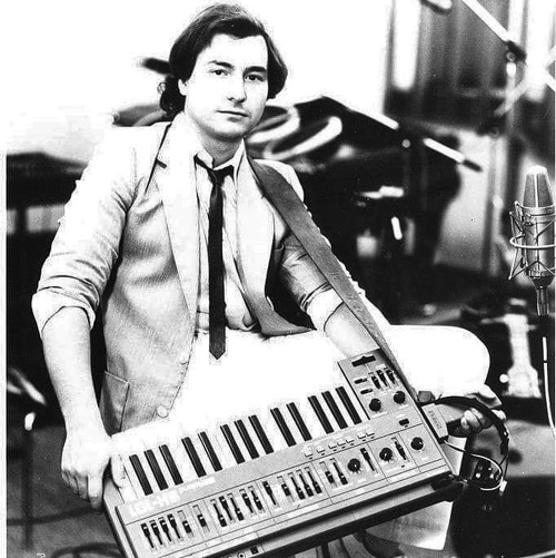 Prvenstvo: David bol prvým muzikantom, ktorý za klávesami stál.
