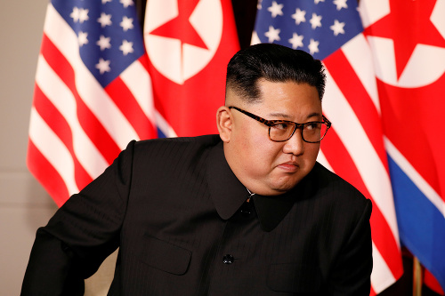 Kim Čong-un a Donald Trump sa stretli v Singapure. 