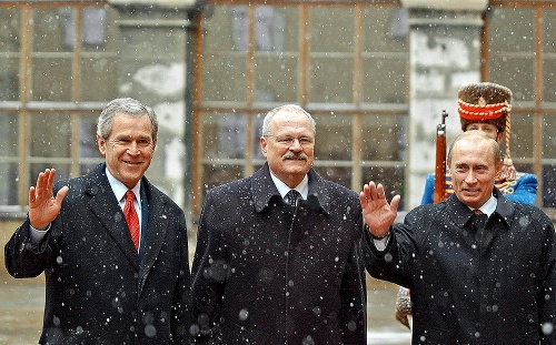 Významná návšteva: Vo februári 2005 hostil prezident  Gašparovič v Bratislave Georga W. Busha a Vladimíra Putina.