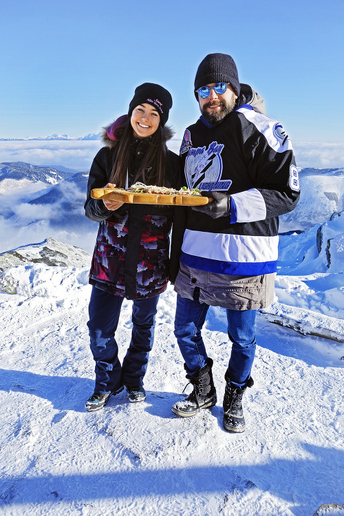 Zuzka Stromková (28), lyžiarska akrobatka a Martin Cibák (38), hokejista