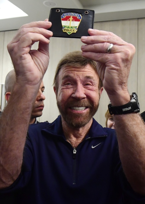 Chuck Norris prišiel do Budapešti na charitatívnu akciu.