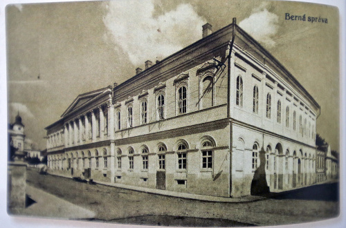 1930 - Stoličný dom Čierny orol.