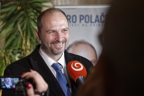 Komunálne voľby 2018: Polaček sa teší z víťazstva.