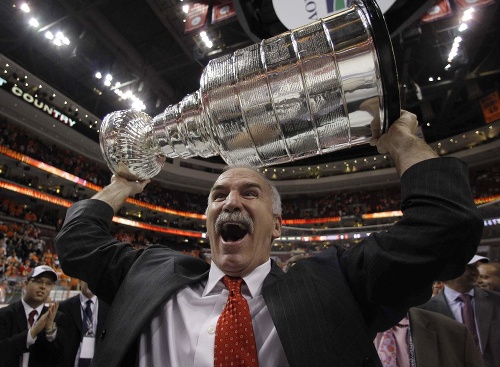 Tréner Chicaga Joel Quenneville so Stanley Cupom.