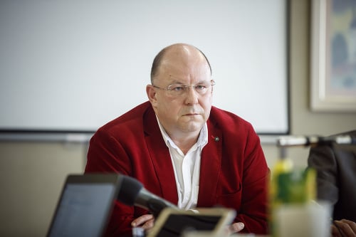 Šéf RTVS Jaroslav Rezník svoje rozhodnutia odmieta vysvetliť.