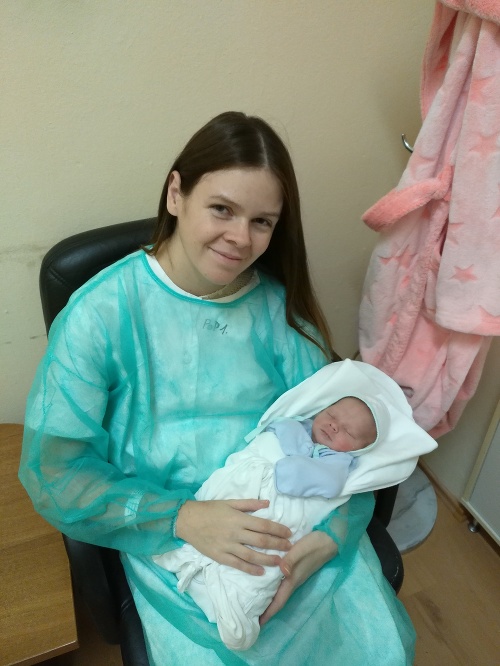 Október 2017 - Marta pár dní po hrozivom pôrode s milovaným synčekom Števkom.