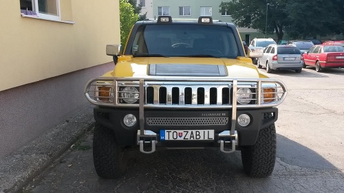 Čitateľ Michal odfotil auto s kurióznym EČV. 