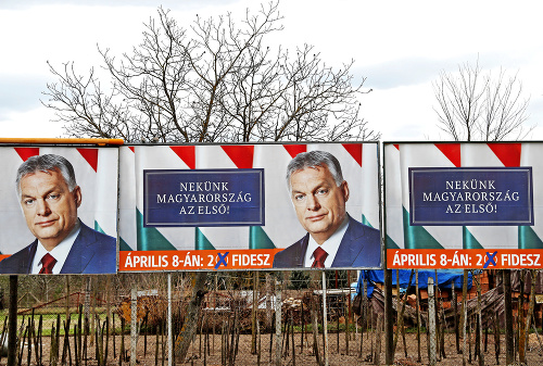 VOĽBY: Orbán masívnou kampaňou v apríli zvíťazil.