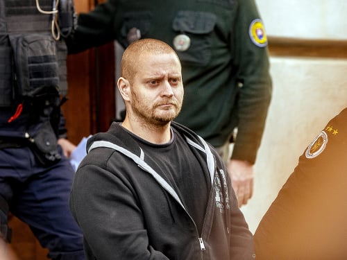 Obvinený Miroslav Marček bol frajerom Martiny a šoférom, ktorý doviezol strelca do Veľkej Mače.
