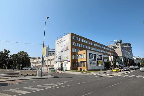 Budúcnosť? V súčasnosti prebiehajú intenzívne rokovania o odkúpení budovy na Olejkárskej.