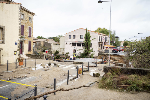 Záplavy na juhu Francúzska spôsobili nielen materiálne škody, ale aj obete na životoch.