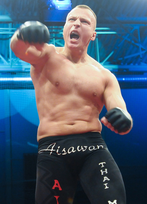 Matúš Mečár (35) je známy zápasník.