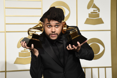 The Weeknd s cenou za najlepší výkon v žánri R&B.