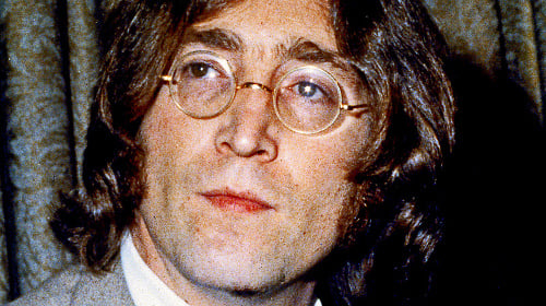 Typickým Lennonovým (†40) znakom boli okuliare.