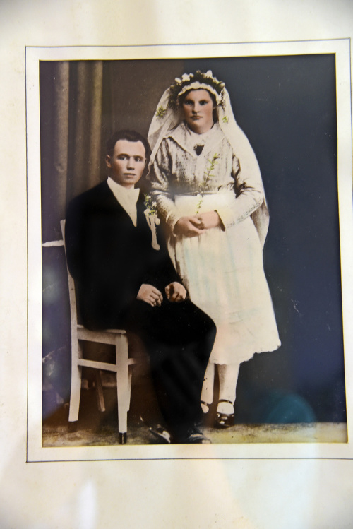 1938 - Rodičia Eva a Pavol na svadobnom portréte.