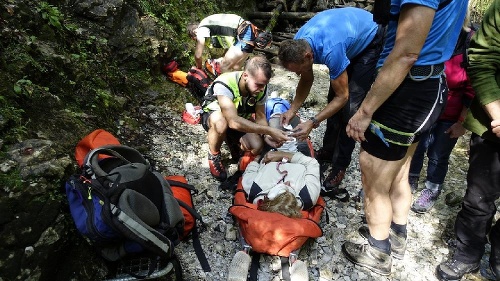 Zranenú turistku v Slovenskom raji ratovali horskí záchranári. 