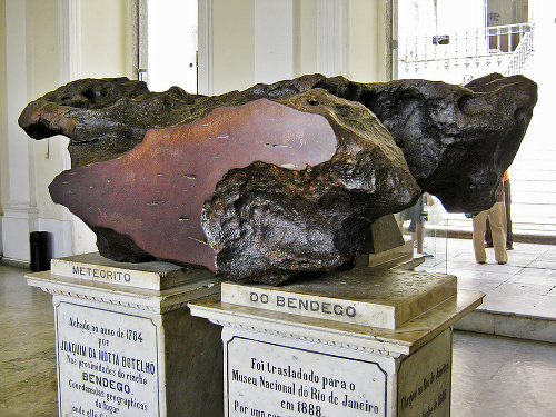 Meteorit Bendego váži viac ako 5 ton.