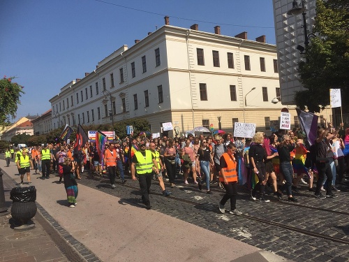 Na 6. ročníku dúhového pochodu v Košiciach sa podľa odhadov organizátorov zúčastnilo približne 500 ľudí