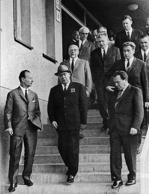Čierna nad Tisou: Tri týždne pred inváziou Brežnev varoval predstaviteľov KSČ. Biľak (vpravo) sa vyhranil voči Dubčekovi.
