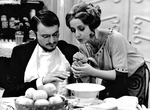 1968 - V komédii Pomsta starej dámy alebo na každého raz dôjde si zahrala s Milanom Lasicom.