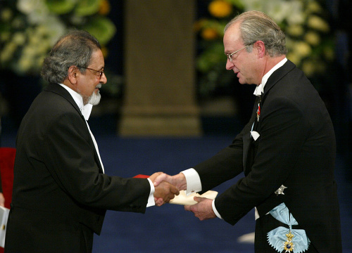 Naipaul bol laureát Nobelovej ceny za literatúru z roku 2001.
