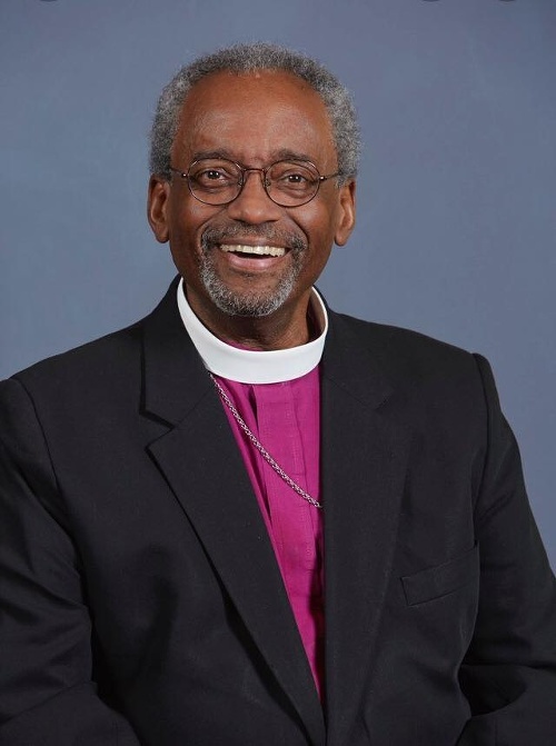Biskup Michael Bruce Curry podstúpil operáciu na odstránenie nádoru. 