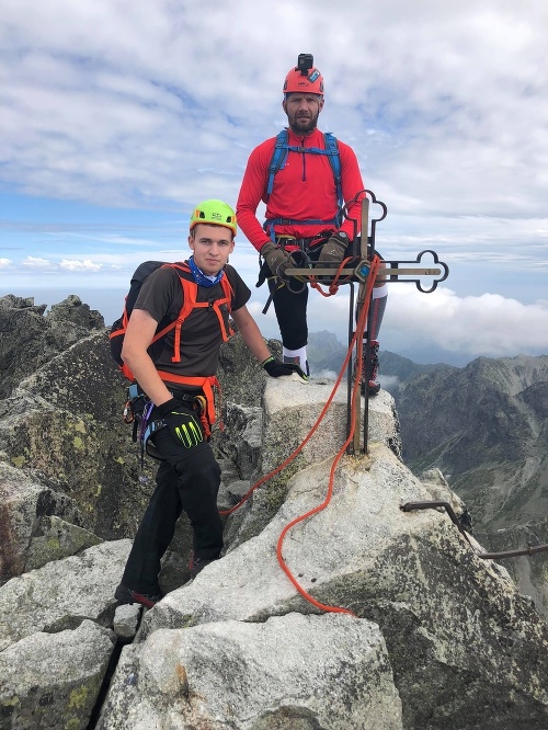 Najvyšší vrchol Tatier a celého Karpatského oblúka.