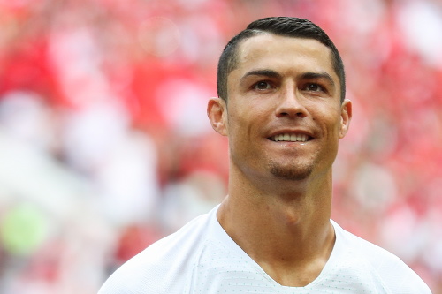 Ronaldo nastúpil na zápas so špeciálne upraveným strniskom, nápadne pripominajúcim koziu briadku. 