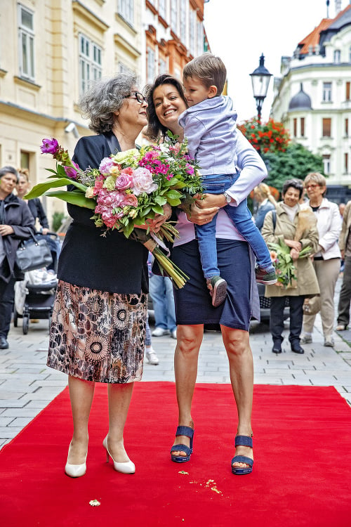 Herečke zablahoželala dcéra Lucia Reken aj vnúčik Maxík.
