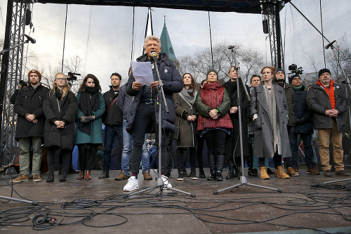 Marcové demonštrácie v Bratislave herci podporili a Ťapákovi poslali jasný odkaz.