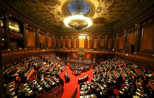 Senát v Ríme si vypočul prvý prejav premiéra Conteho