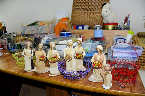 Bábiky zo šúpolia a výrobky z drôtu Anny Rechtoríkovej nájdete po celom Slovensku aj svete.