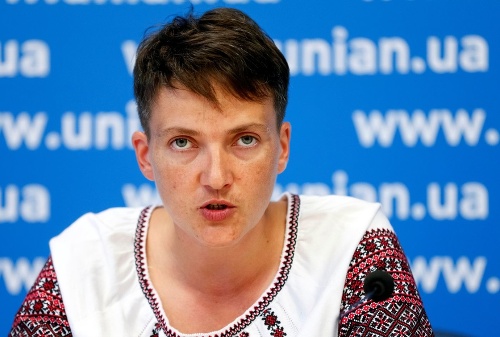 Nadija Savčenková je poslankyňou ukrajinského parlamentu.