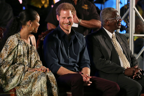 Princ Harry a speváčka Rihanna oslávili 50 rokov nezávislosti Barbadosu.