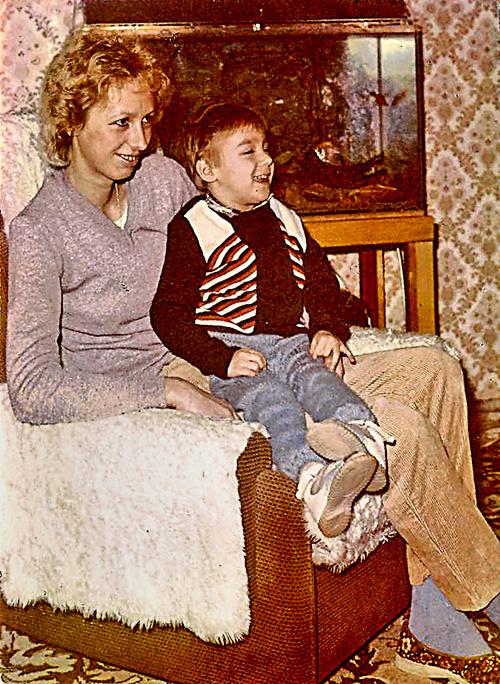 Malý Martin s maminou Kamilou († 42), ktorá ho zahŕňala nekonečnou láskou.