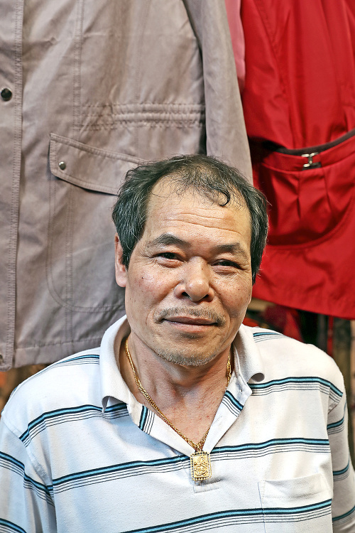 Sinh Nguyen Van, predavač textilu.