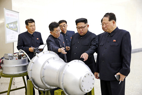 Očarený zbraňami: Severná Kórea zintenzívnila skúšky a hovorí o jadrových zbraniach, ktoré je pripravená použiť.
