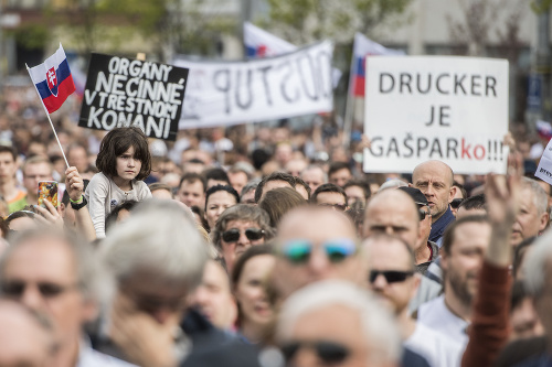 Protest Za slušné Slovensko 15. apríla 2018 v Bratislave.