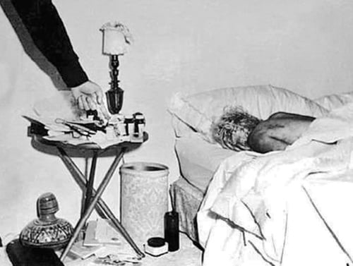 MIESTO ČINU: Marilyn našli mŕtvu v posteli.