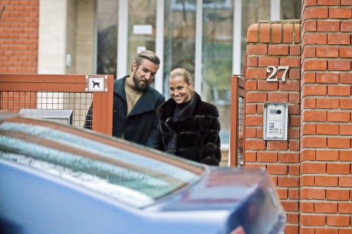 Tenistka Dominika Cibulková s manželom Michalom vychádzali z pôrodnice v dobrej nálade.