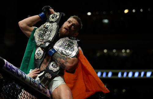 Conor McGregor nekompromisne naložil Alvarezovi.