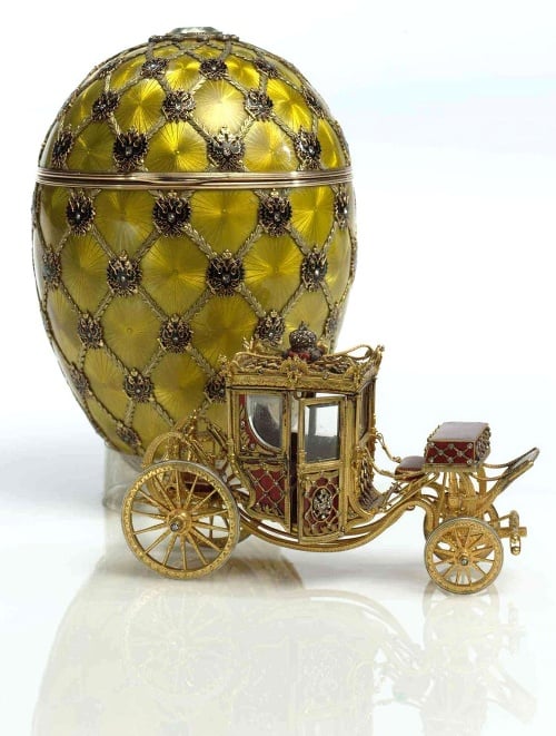 Fabergé vyrábal vajíčka do roku 1917, keď jeho podnik boľševici zoštátnili.