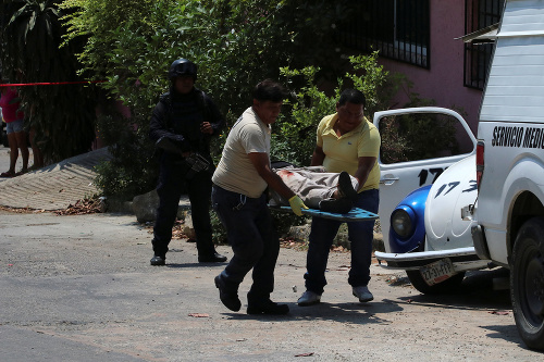 Rozstrieľané telá 15 mužov objavila mexická polícia v aute.